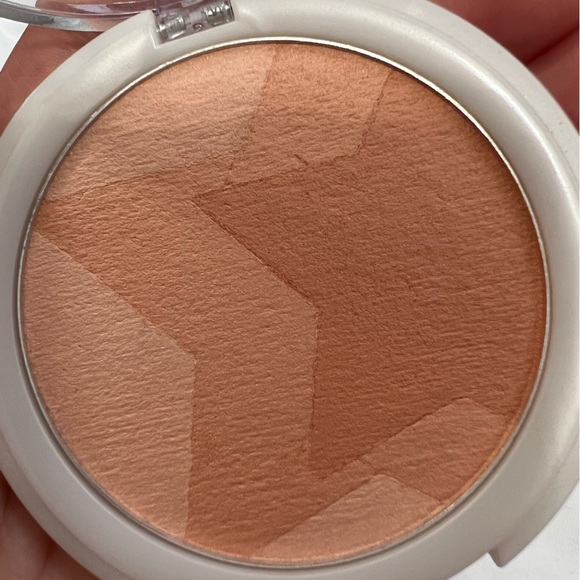Kardashian Beauty Ombre Blush - Picture 3 of 4